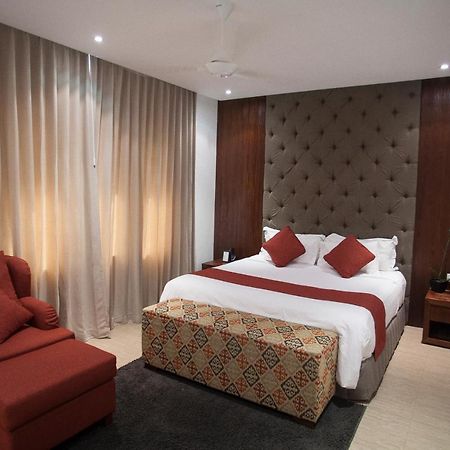 Lakshmi Luxury Villas, Walk To The Beach And Seminyak Shopping ภายนอก รูปภาพ