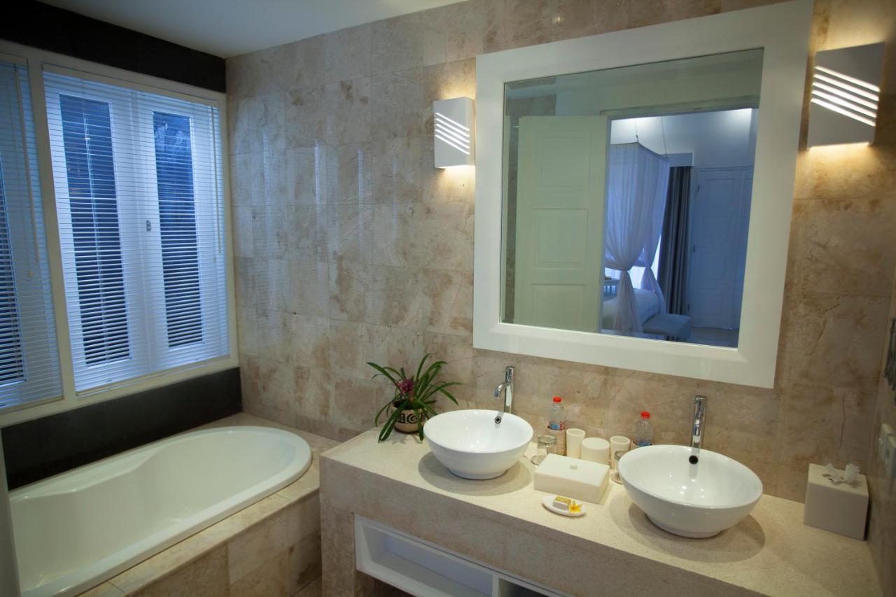 Lakshmi Luxury Villas, Walk To The Beach And Seminyak Shopping ภายนอก รูปภาพ