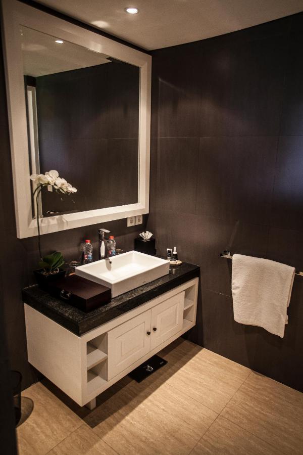 Lakshmi Luxury Villas, Walk To The Beach And Seminyak Shopping ภายนอก รูปภาพ