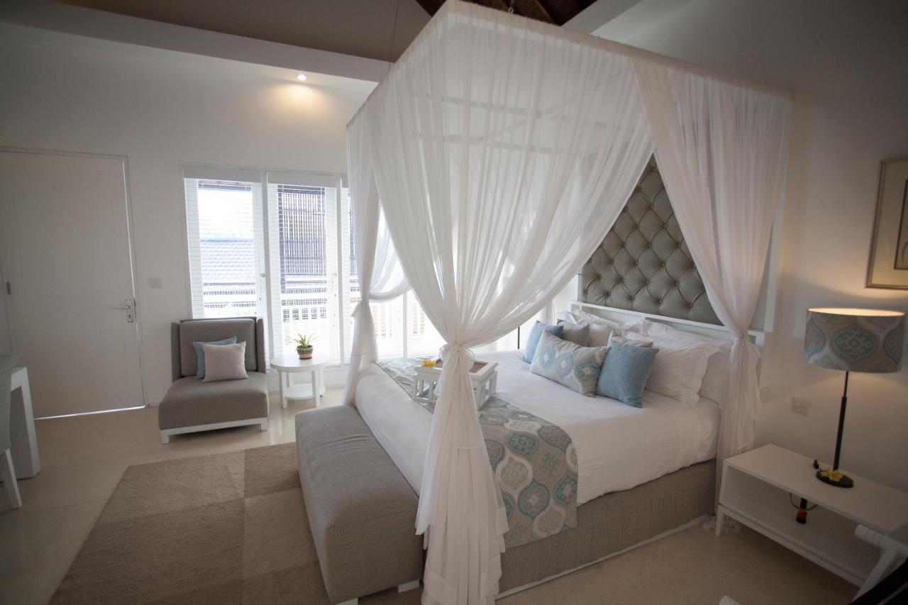 Lakshmi Luxury Villas, Walk To The Beach And Seminyak Shopping ภายนอก รูปภาพ